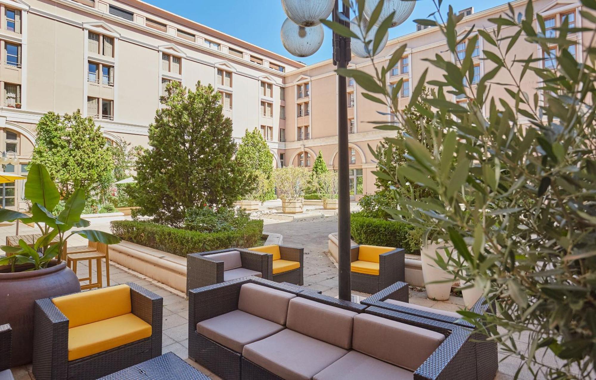 Appart Hotel Odalys City Aix En Provence L'Atrium Aix-en-Provence Bagian luar foto
