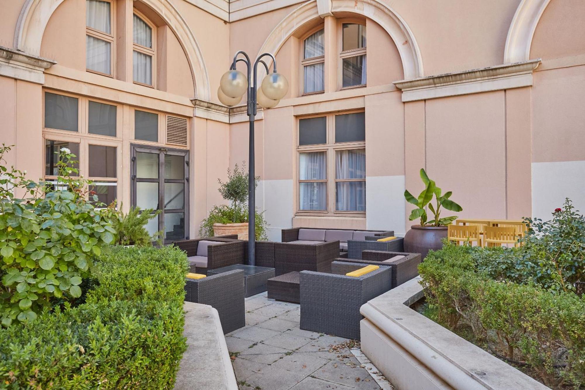 Appart Hotel Odalys City Aix En Provence L'Atrium Aix-en-Provence Bagian luar foto